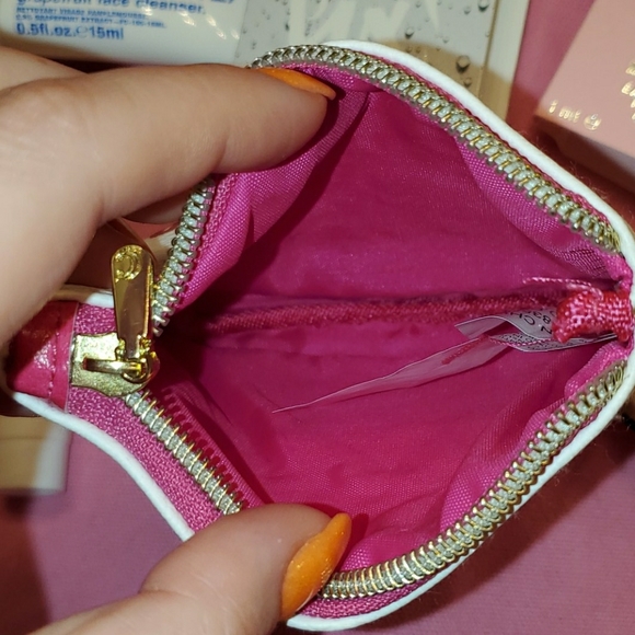 Beauty Sample Bag - Picture 4 of 6